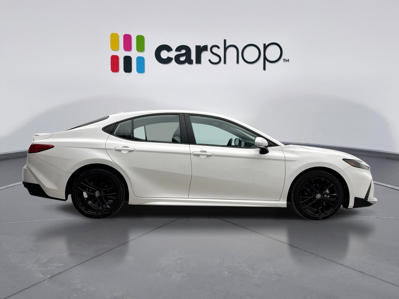 Used 2025 Toyota Camry SE w/ Multimedia Upgrade Package image 6