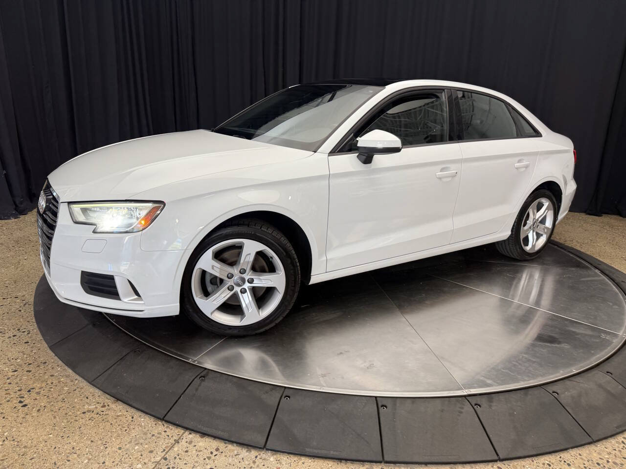 Used 2017 Audi A3 2.0T Premium w/ Convenience Package AWD/4WD image 3
