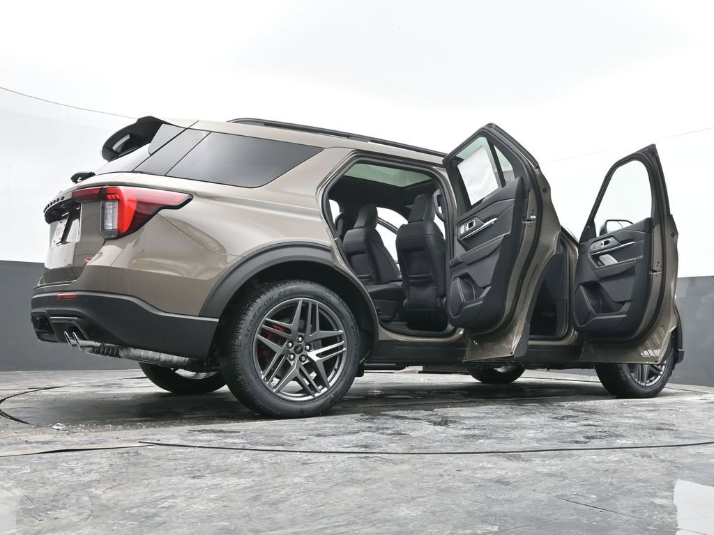 New 2026 Ford Explorer ST w/ Sun And Sound Package image 94