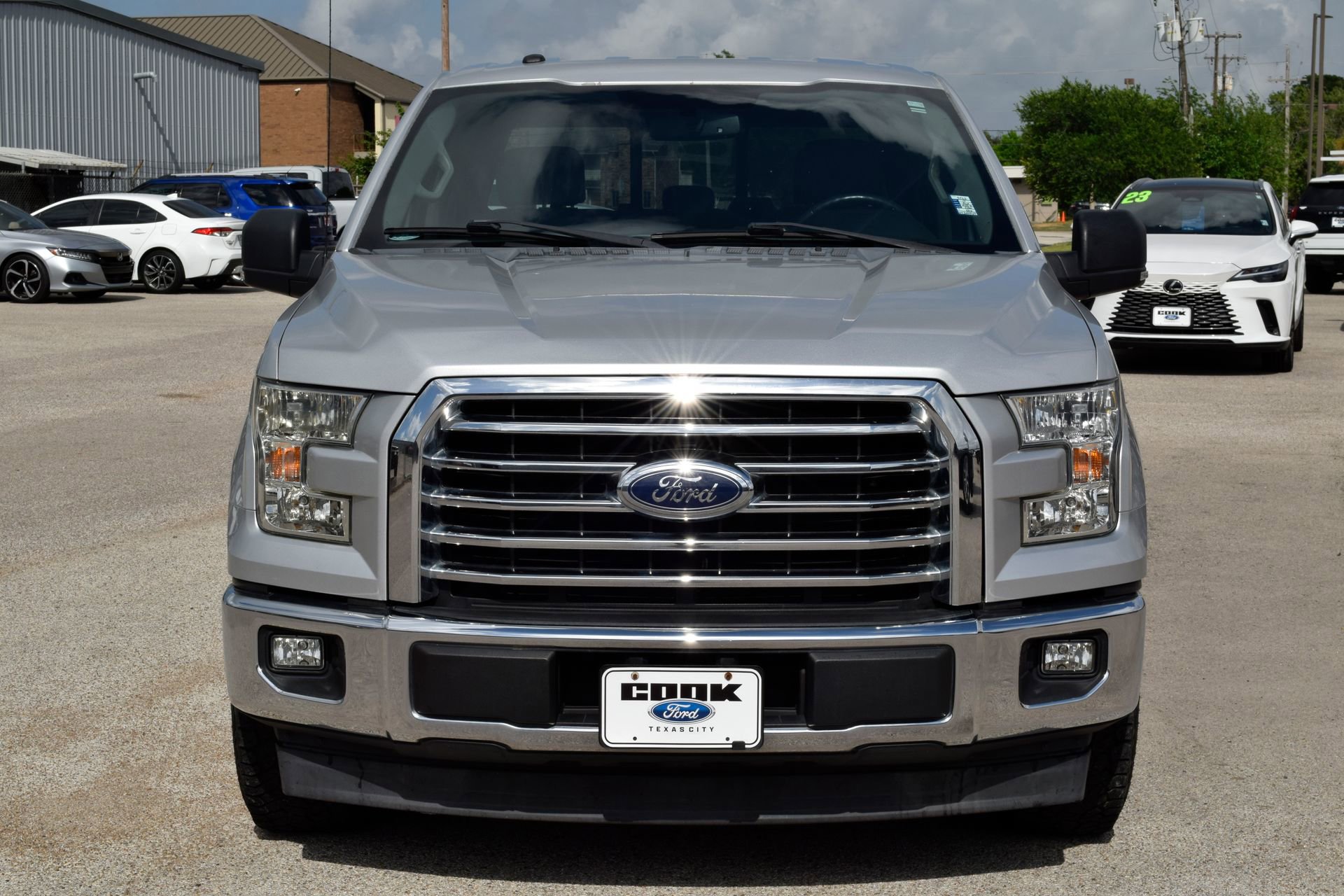 Used 2017 Ford F150 XLT w/ Equipment Group 302A Luxury image 2