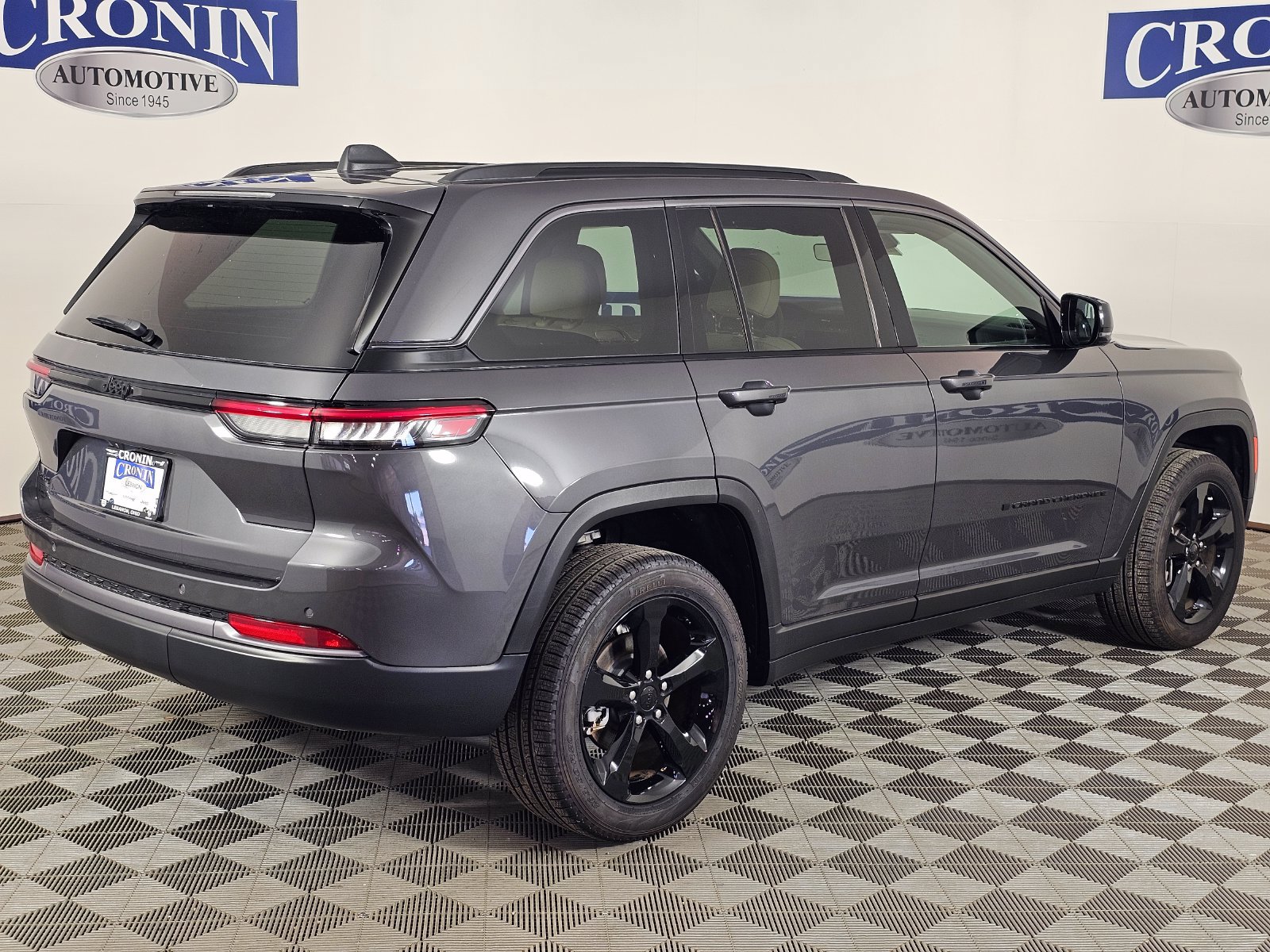 New 2026 Jeep Grand Cherokee Limited w/ Limited Altitude Package AWD/4WD image 32