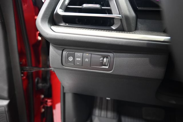 New 2027 Chevrolet Traverse LT w/ Sun and Wheel Package FWD image 25