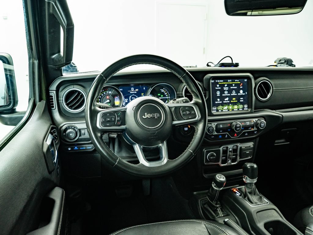 Used 2021 Jeep Wrangler Unlimited Sahara AWD/4WD image 4