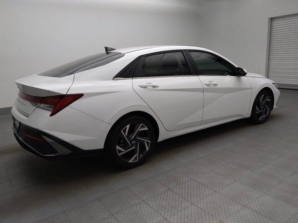 Used 2025 Hyundai Elantra SEL FWD image 10