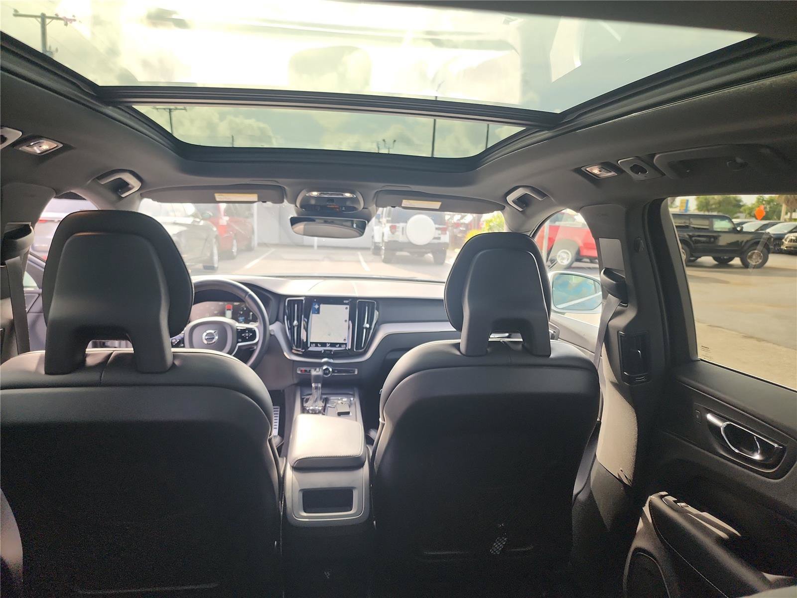 Used 2018 Volvo XC60 T5 R-Design w/ Convenience Package AWD/4WD image 20