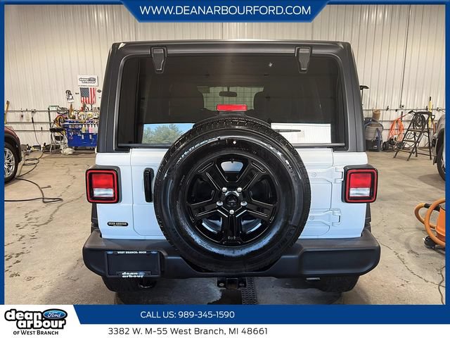 Used 2022 Jeep Wrangler Unlimited Sport AWD/4WD image 3