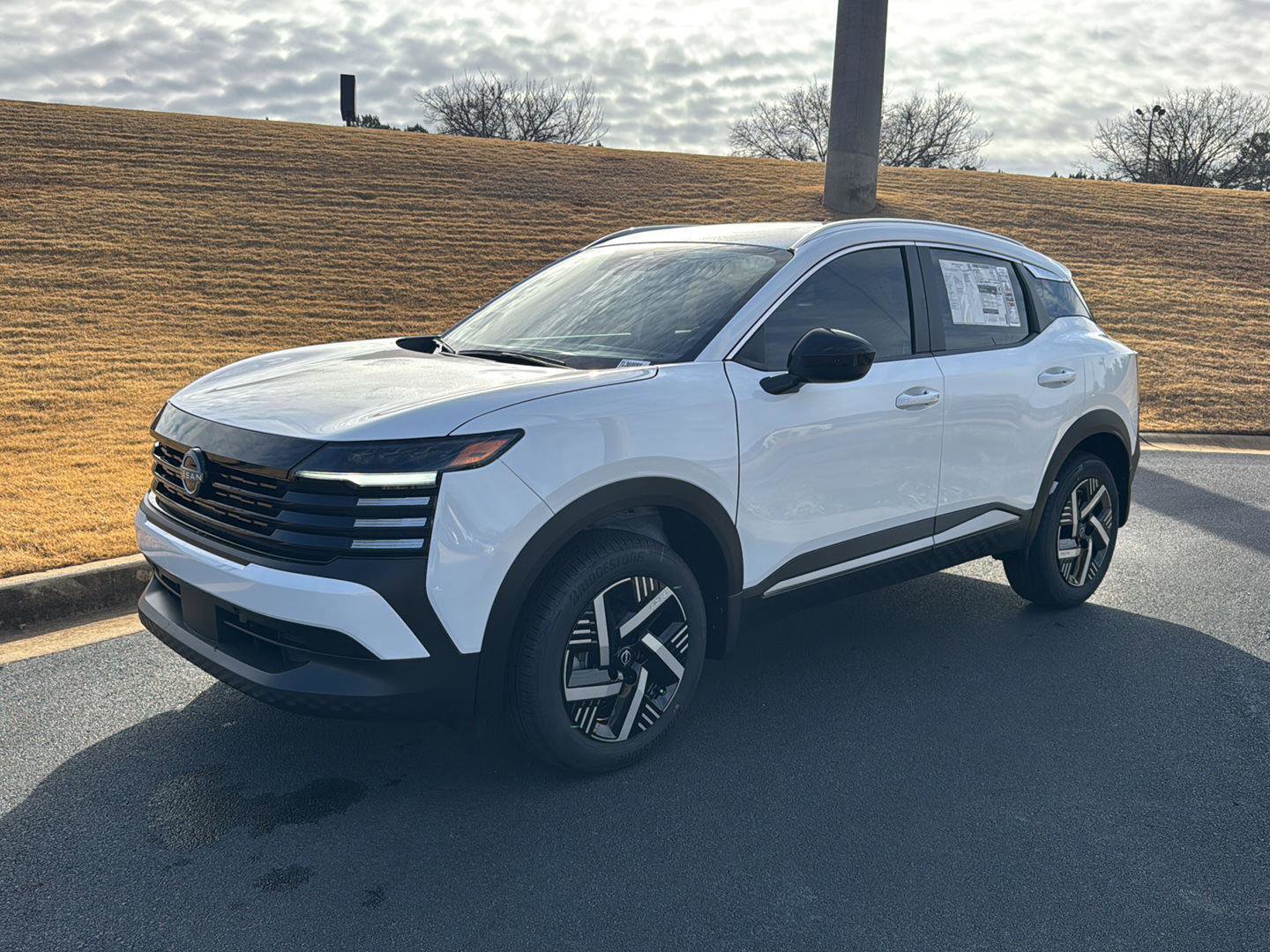 New 2026 Nissan Kicks SV w/ SV Premium Package image 2