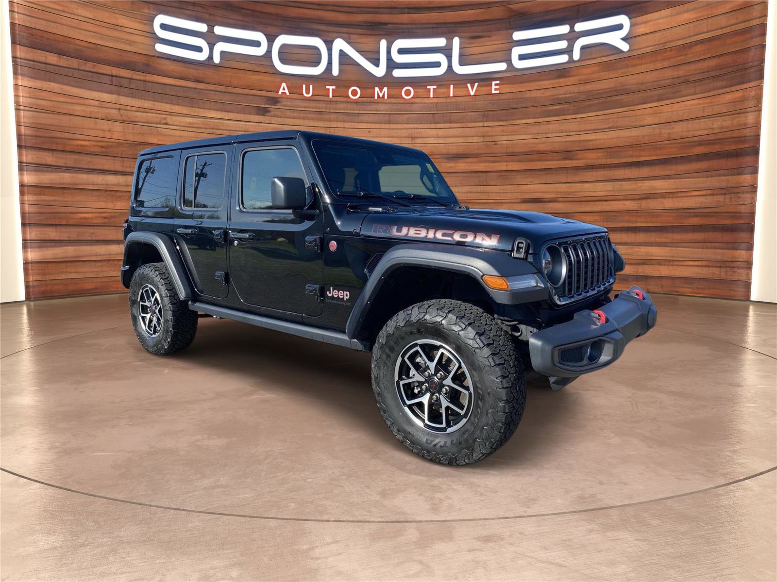 Used 2025 Jeep Wrangler Unlimited Rubicon w/ Convenience Group AWD/4WD image 9
