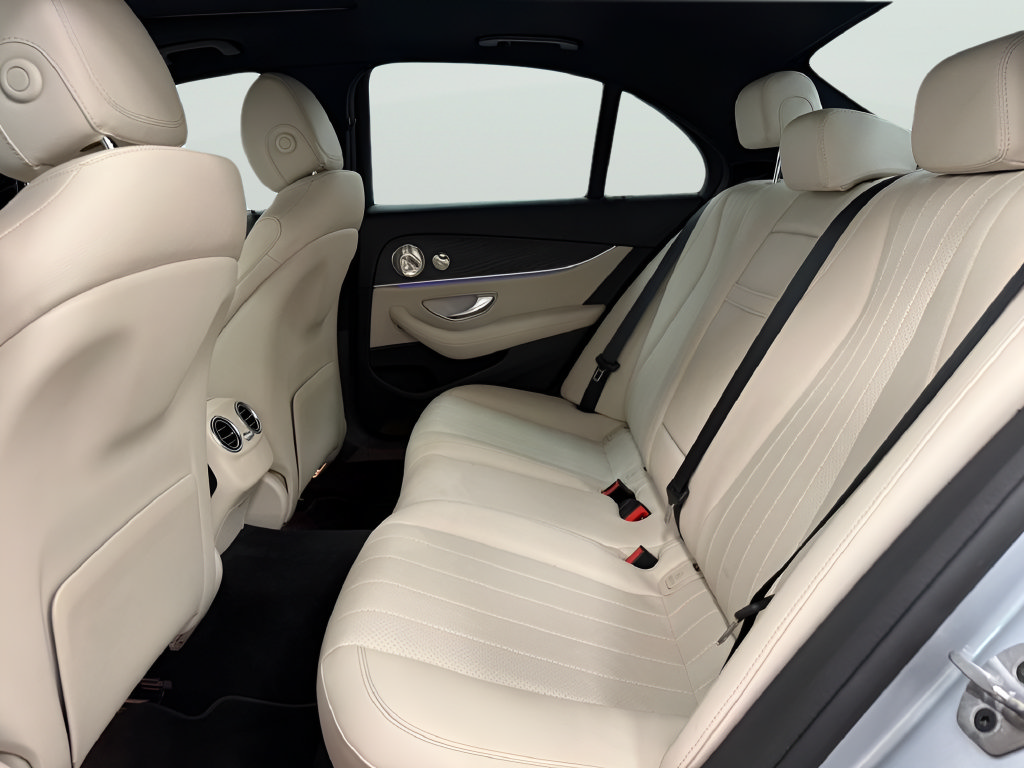 Used 2022 Mercedes-Benz E 350 Sedan image 15
