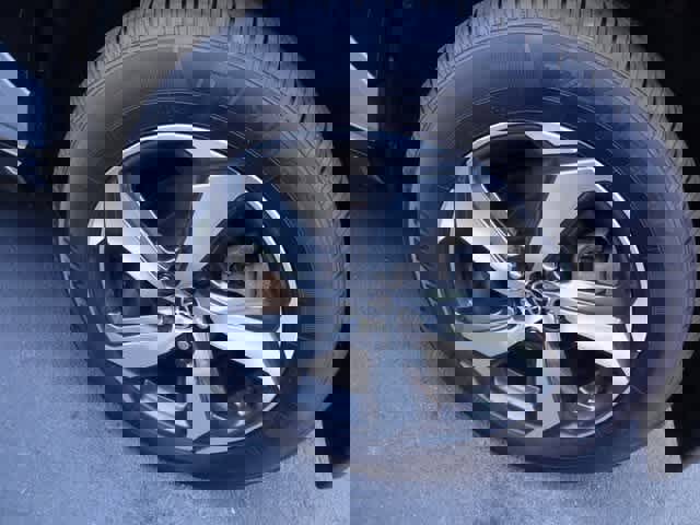 Used 2024 Toyota RAV4 SE w/ Weather & Moonroof Package image 10