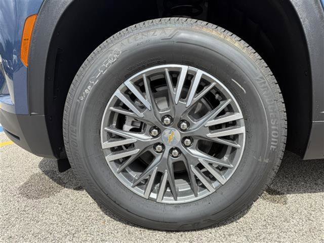 New 2026 Chevrolet Traverse LT w/ LPO, Floor Liner Package image 2