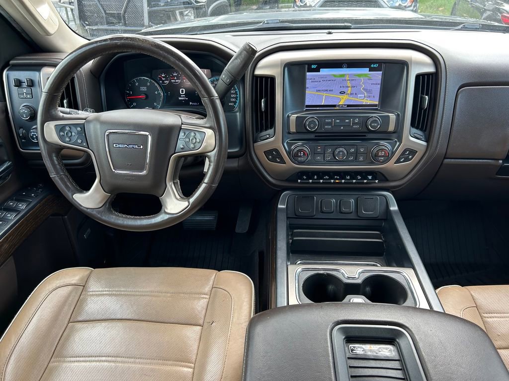 Used 2018 GMC Sierra 2500 Denali w/ Duramax Plus Package AWD/4WD image 18