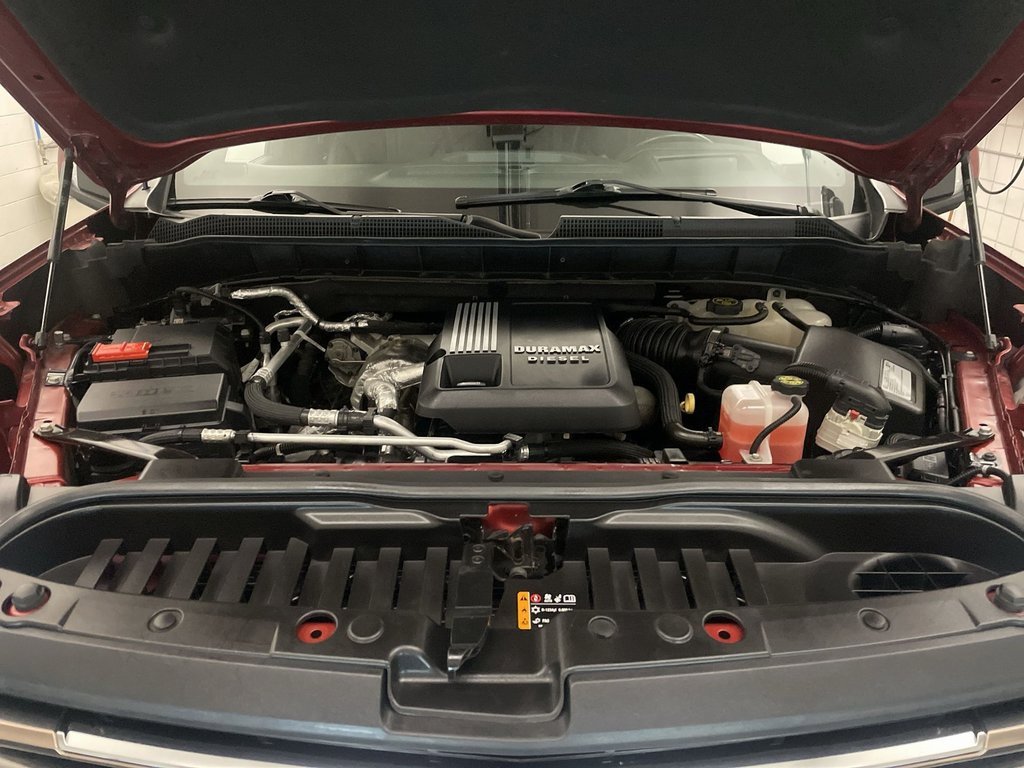 Used 2021 Chevrolet Silverado 1500 High Country w/ Technology Package image 25