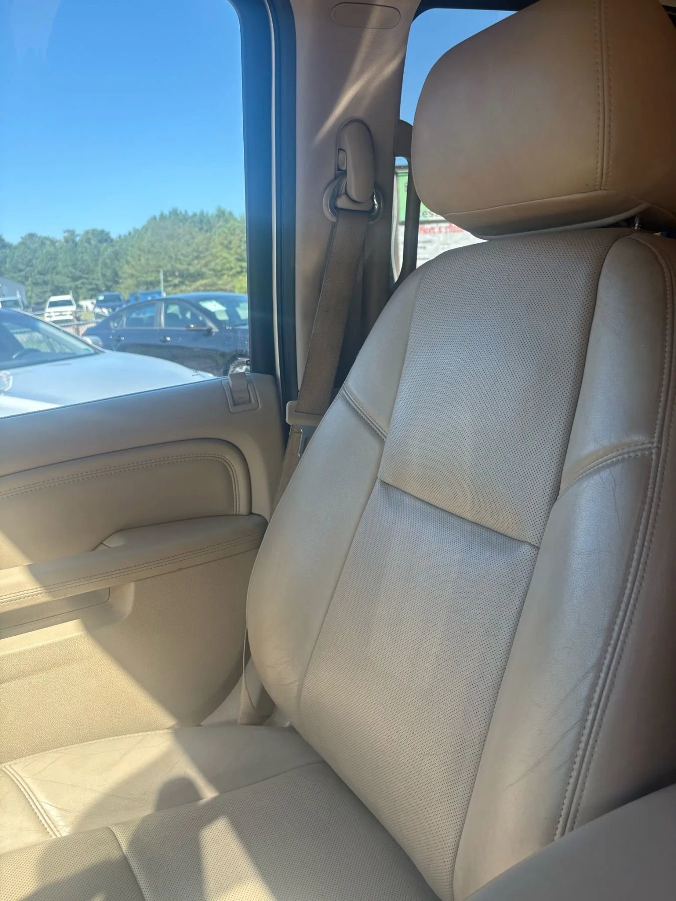 Used 2013 Cadillac Escalade ESV Premium image 8