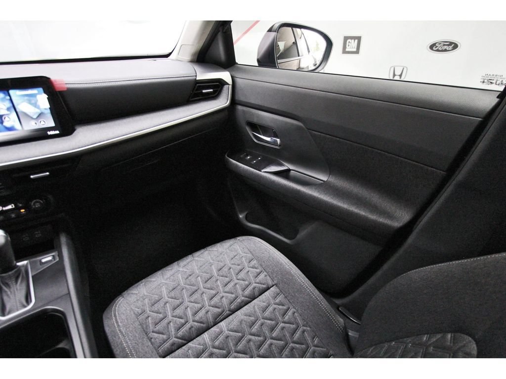 Used 2026 Nissan Kicks SV w/ SV Premium Package FWD image 10