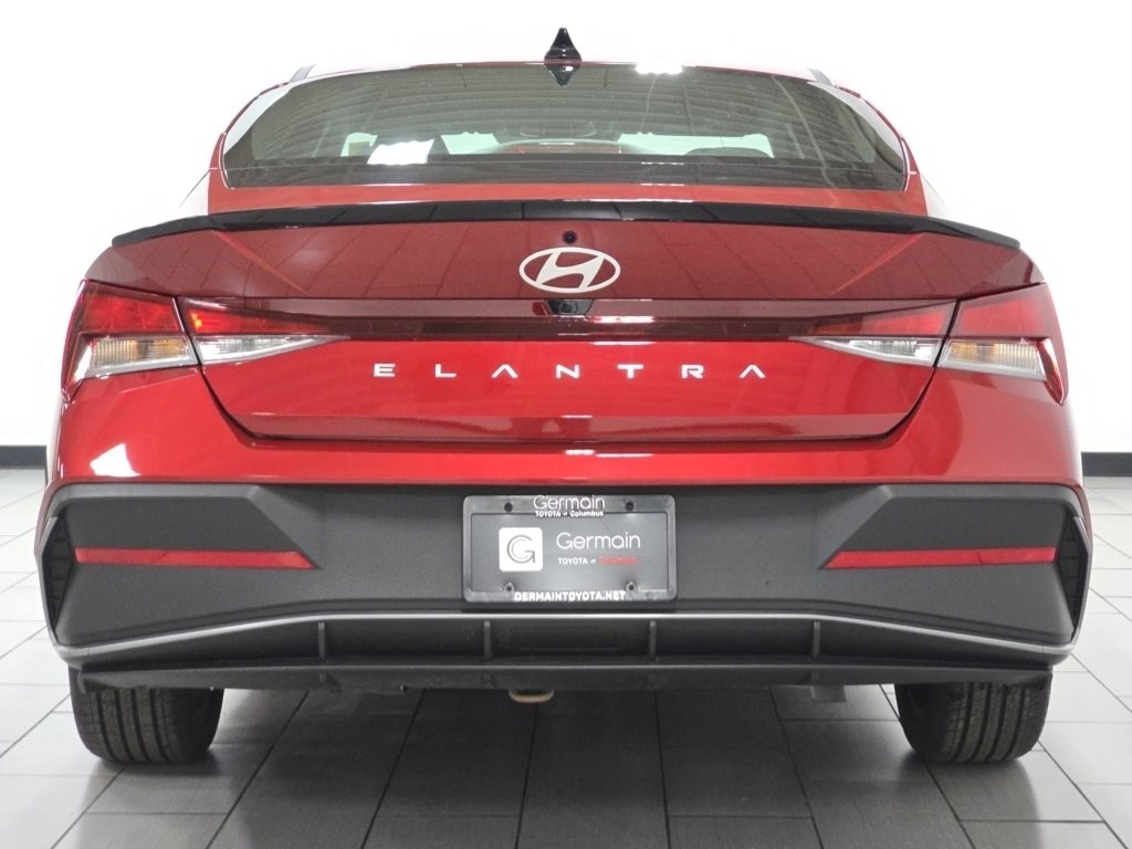 Used 2025 Hyundai Elantra Sport image 19