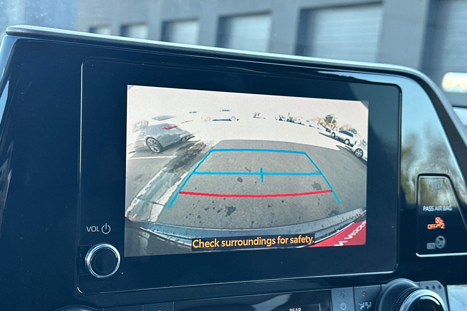 Used 2023 Toyota Highlander XLE image 29