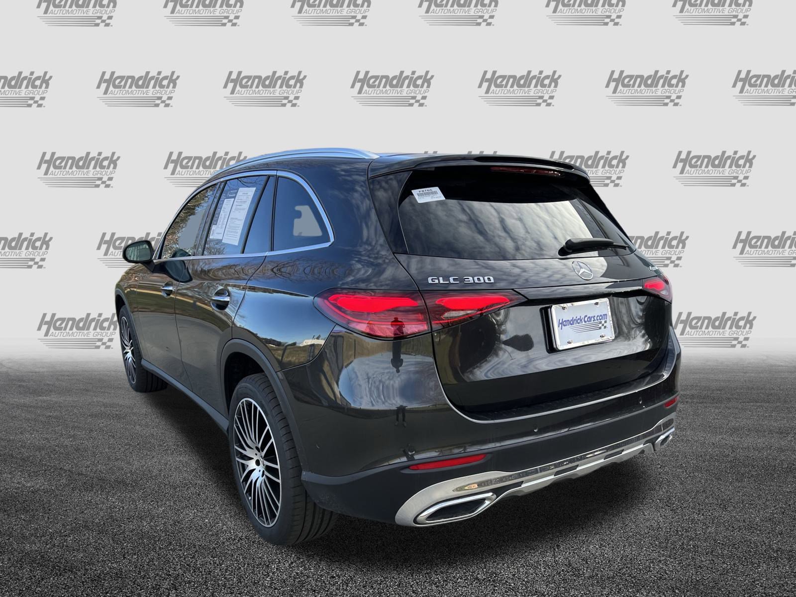 Used 2024 Mercedes-Benz GLC 300 4MATIC image 7