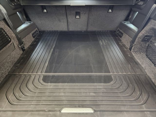 New 2026 Land Rover Range Rover Long Wheelbase SE image 32