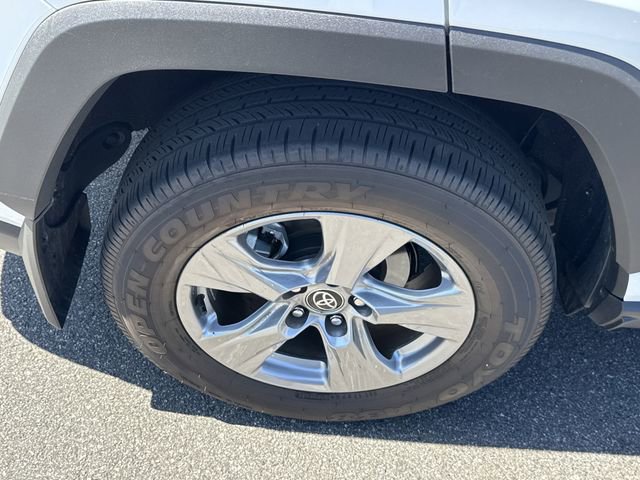 Used 2025 Toyota RAV4 XLE w/ Convenience Package FWD image 17