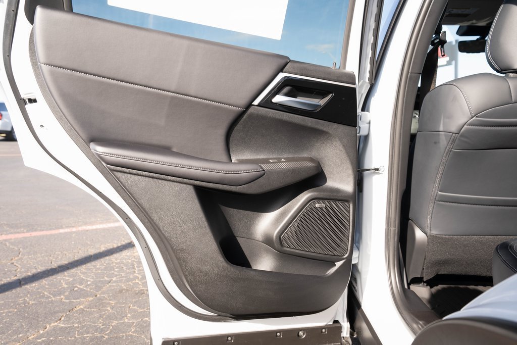 New 2026 Mitsubishi Outlander LE AWD/4WD image 36