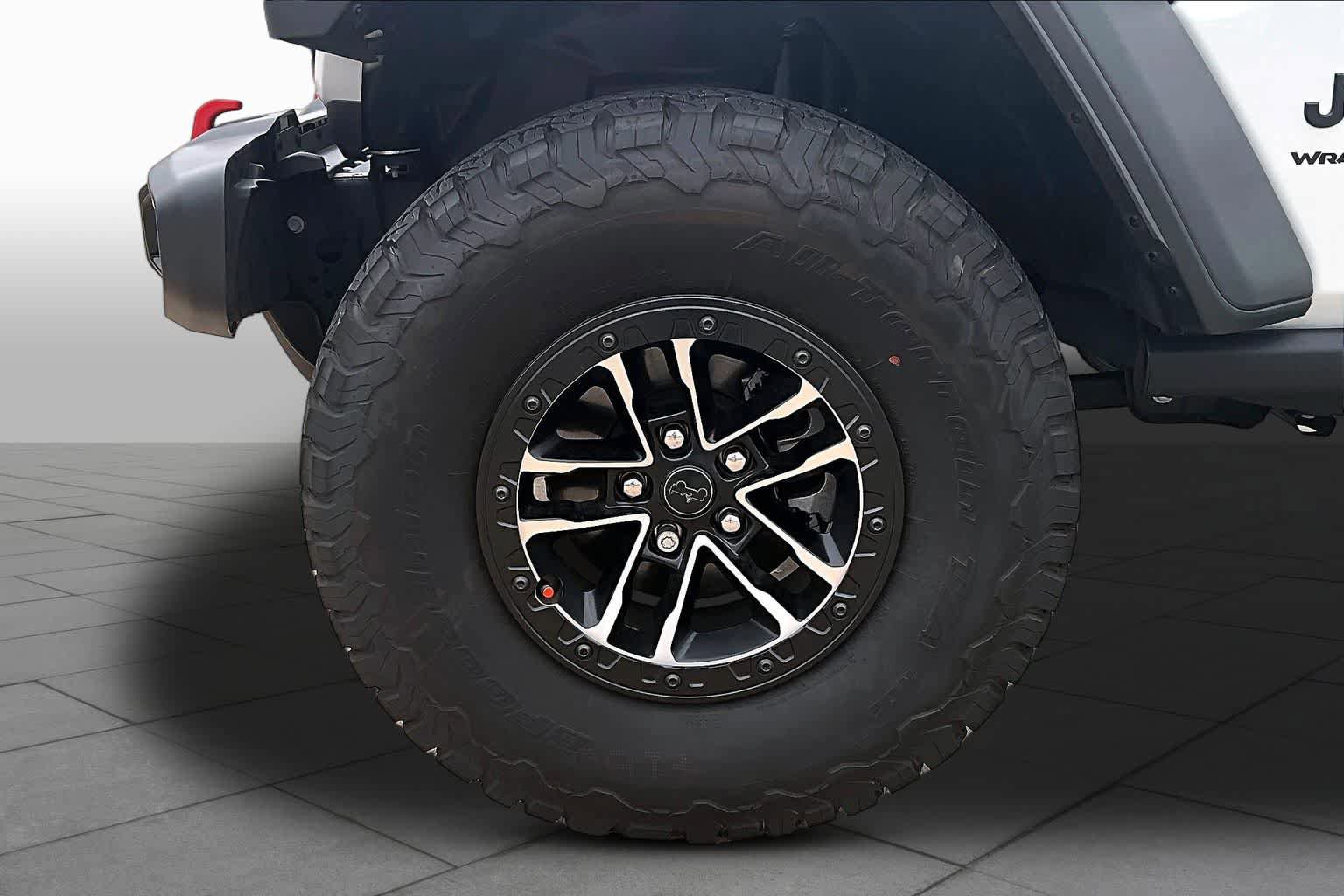 Used 2025 Jeep Wrangler Unlimited Sport AWD/4WD image 11