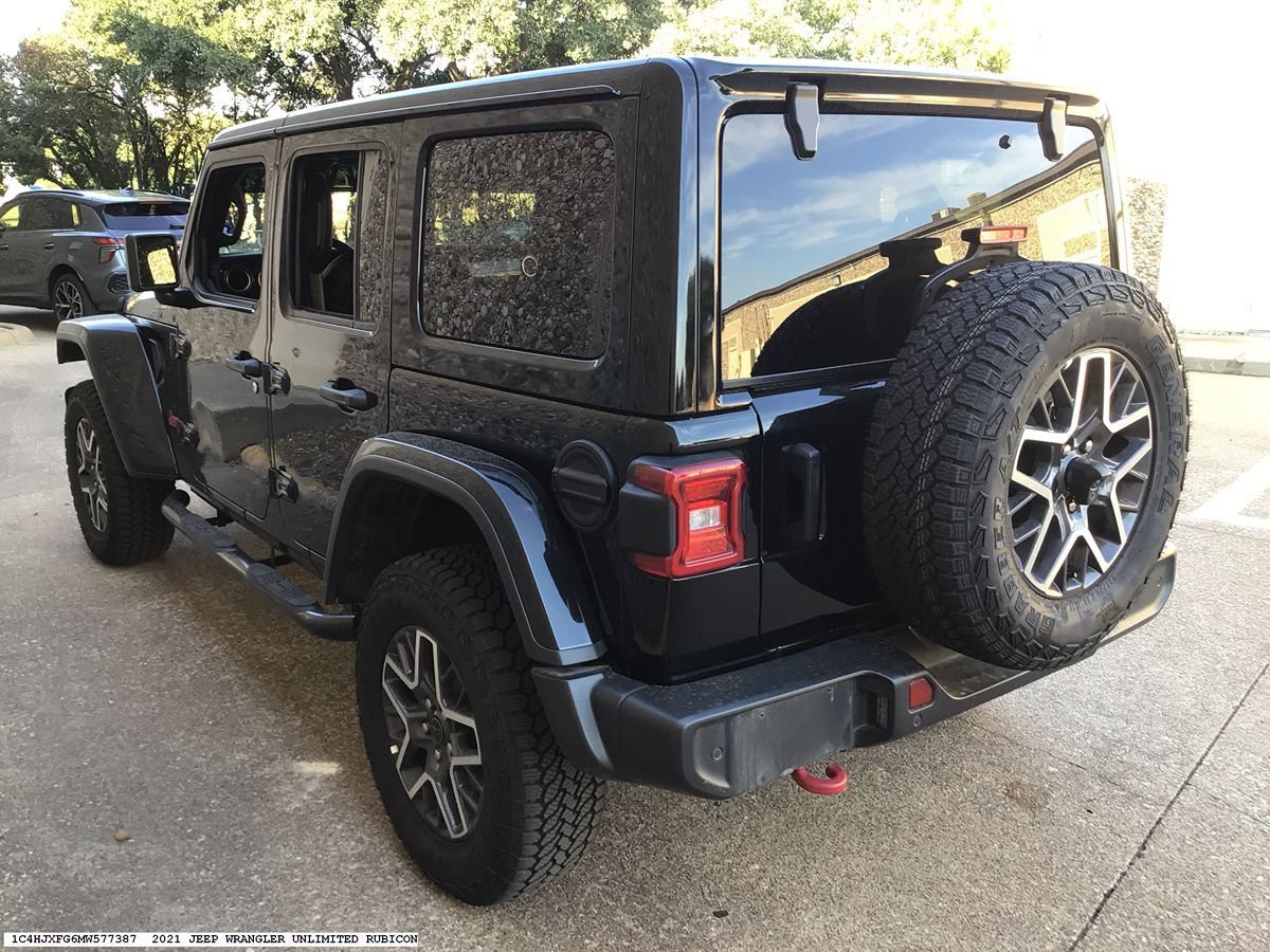 Used 2021 Jeep Wrangler Unlimited Rubicon AWD/4WD image 6