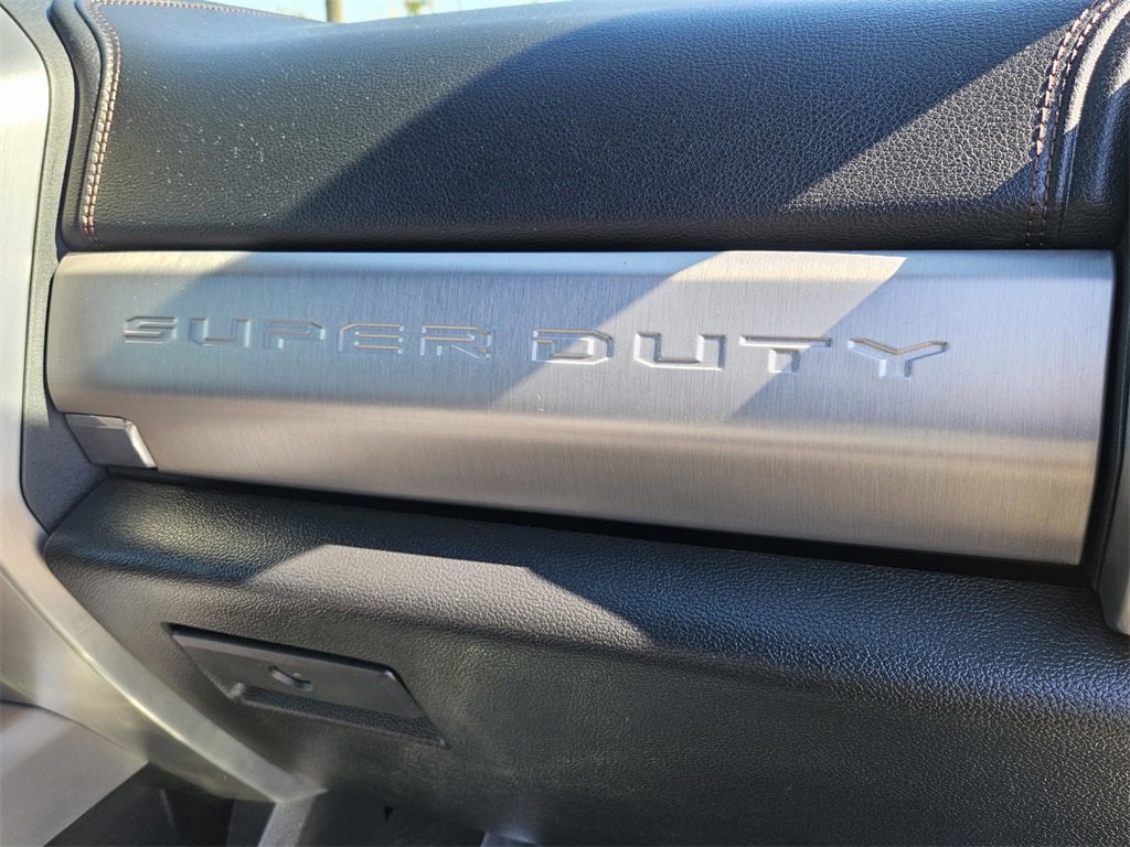 Used 2021 Ford F450 Platinum w/ FX4 Off-Road Package image 38