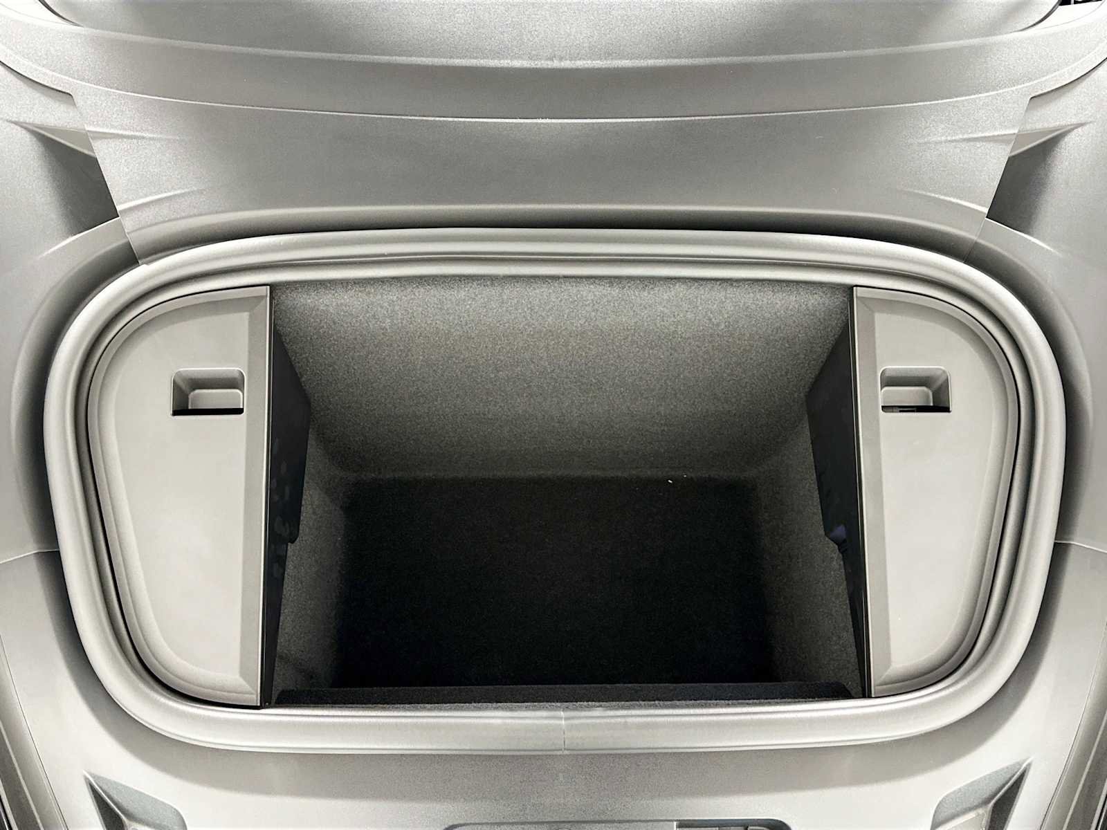 Certified 2025 Porsche Taycan image 30