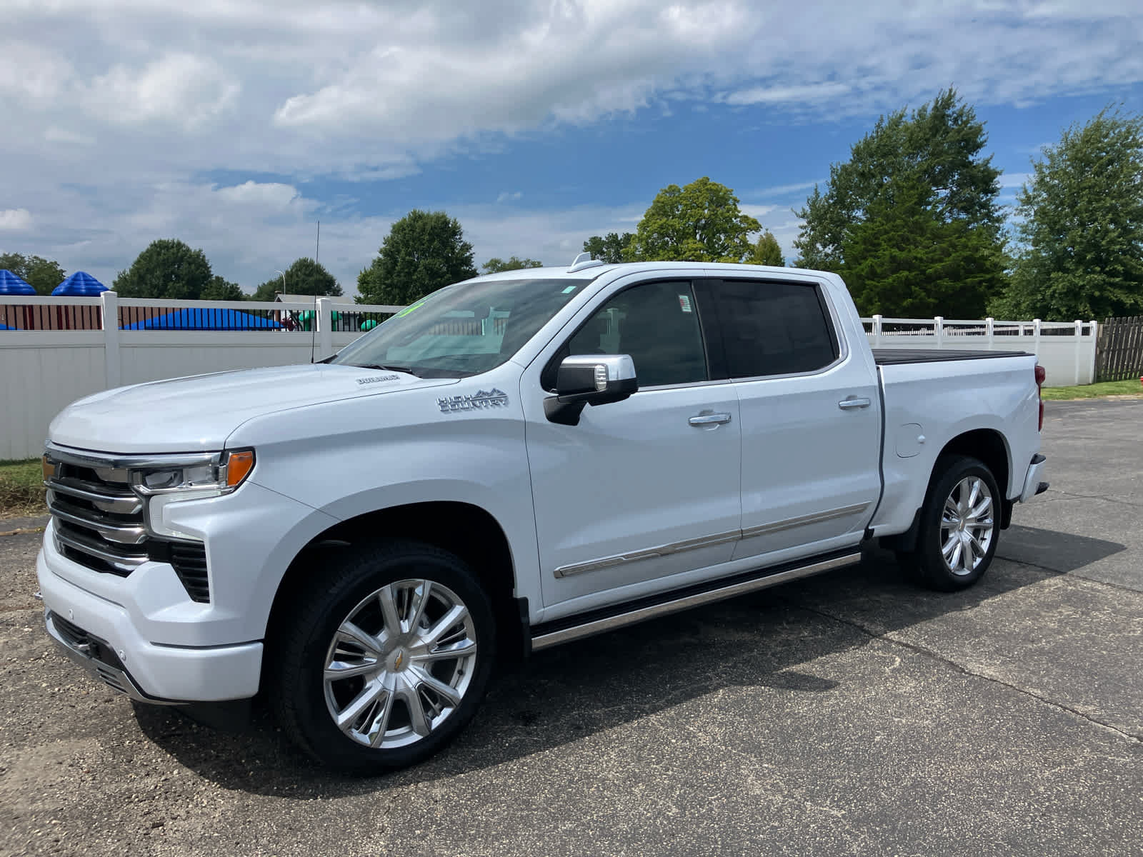 Used 2026 Chevrolet Silverado 1500 High Country AWD/4WD image 1