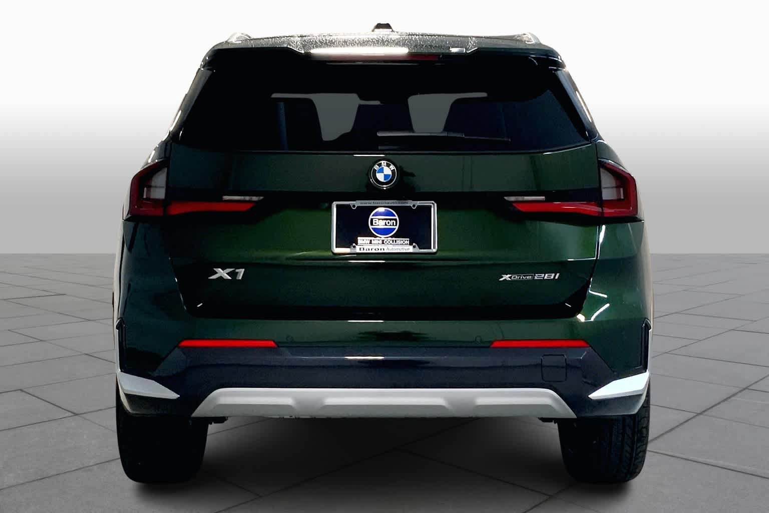 Used 2024 BMW X1 xDrive28i w/ Premium Package AWD/4WD image 4