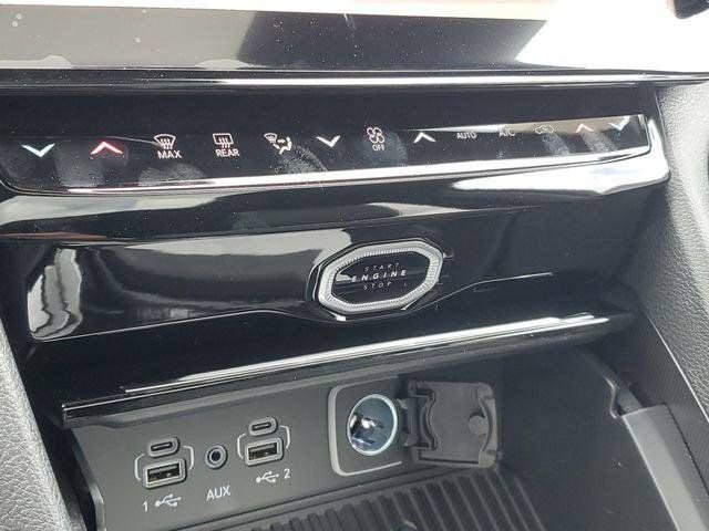 New 2026 Jeep Grand Cherokee L Limited w/ Luxury Tech Group II AWD/4WD image 29