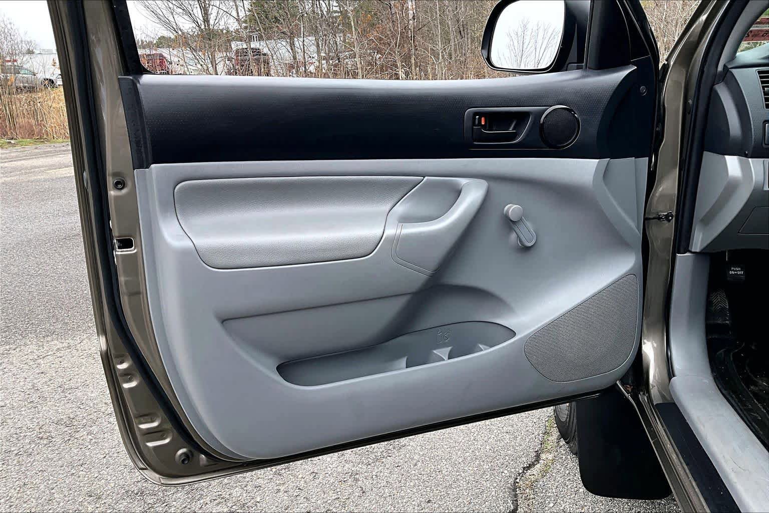 Used 2012 Toyota Tacoma 4x4 Regular Cab image 20