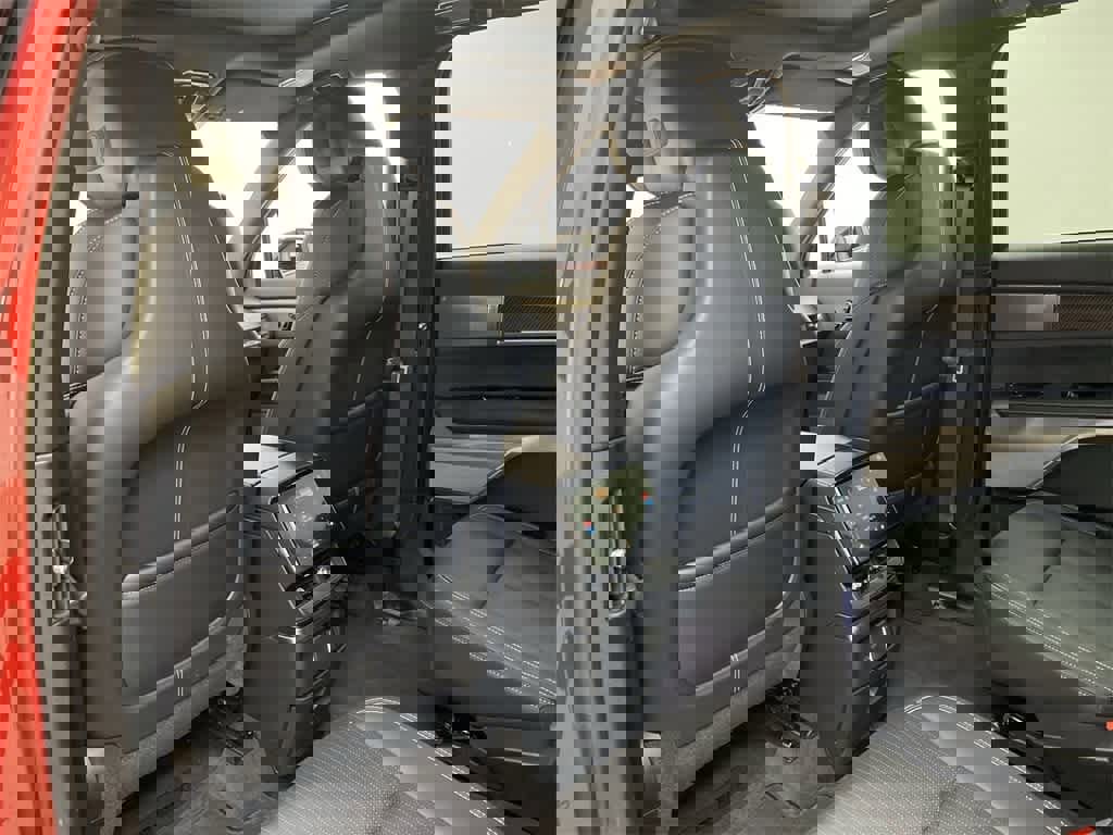 Certified 2026 Cadillac Vistiq Sport w/ LPO, Floor Liner Package image 16