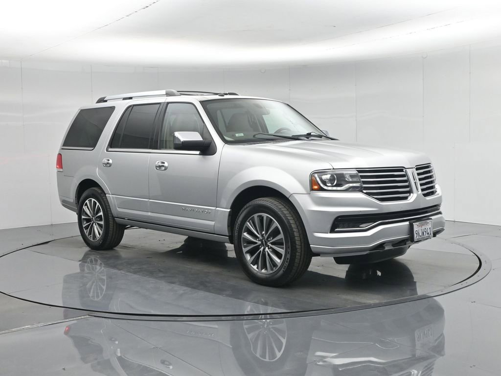 Used 2017 Lincoln Navigator Select image 9