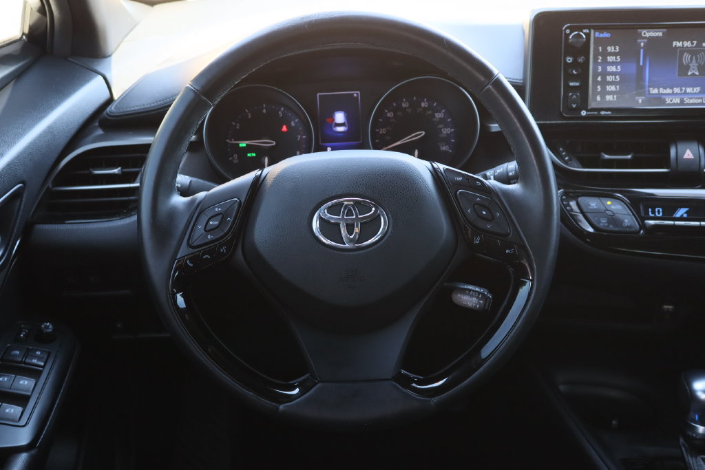 Used 2018 Toyota C-HR XLE FWD image 13