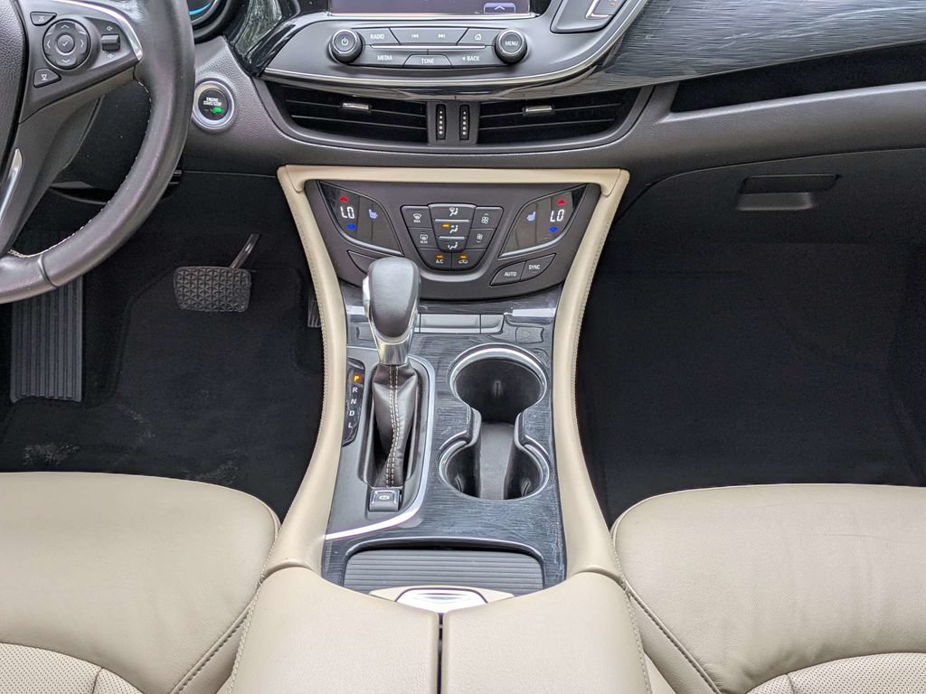 Used 2017 Buick Envision Essence FWD image 19