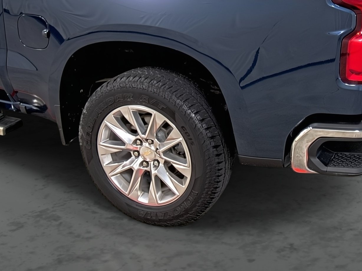 Used 2021 Chevrolet Silverado 1500 LTZ AWD/4WD image 9