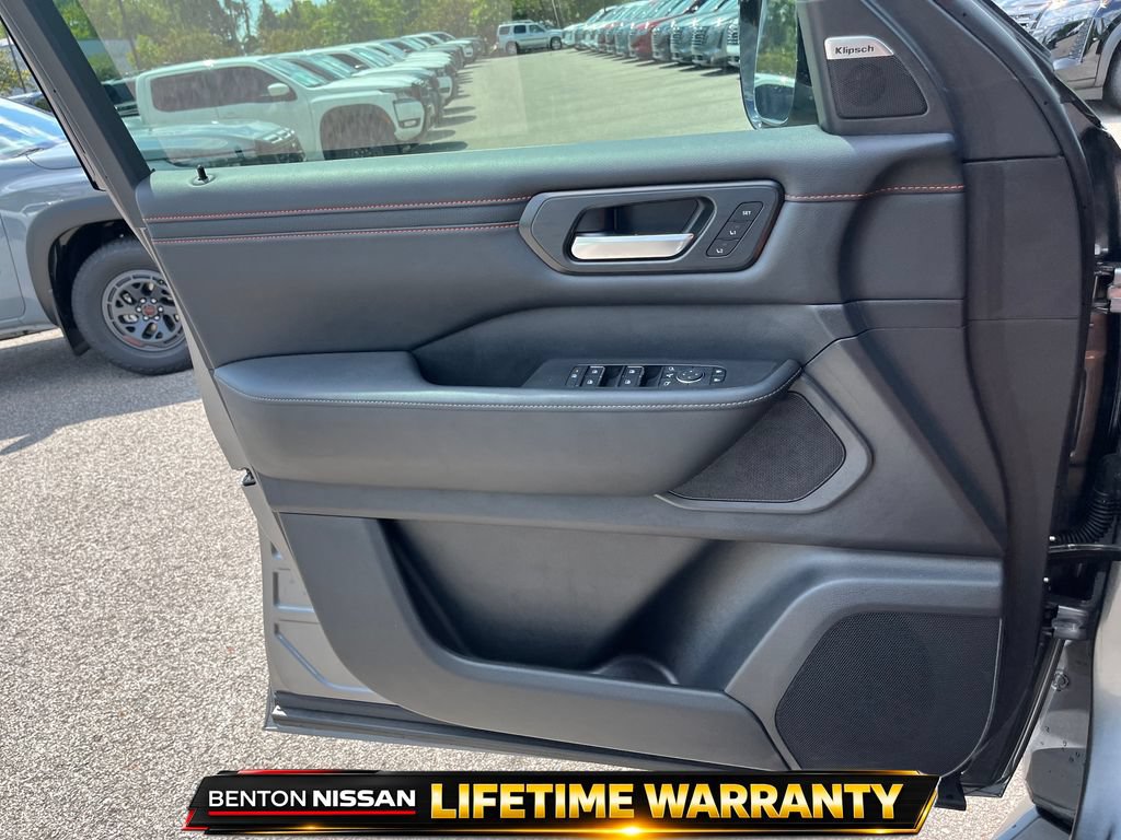 Used 2026 Nissan Armada PRO-4X AWD/4WD image 12