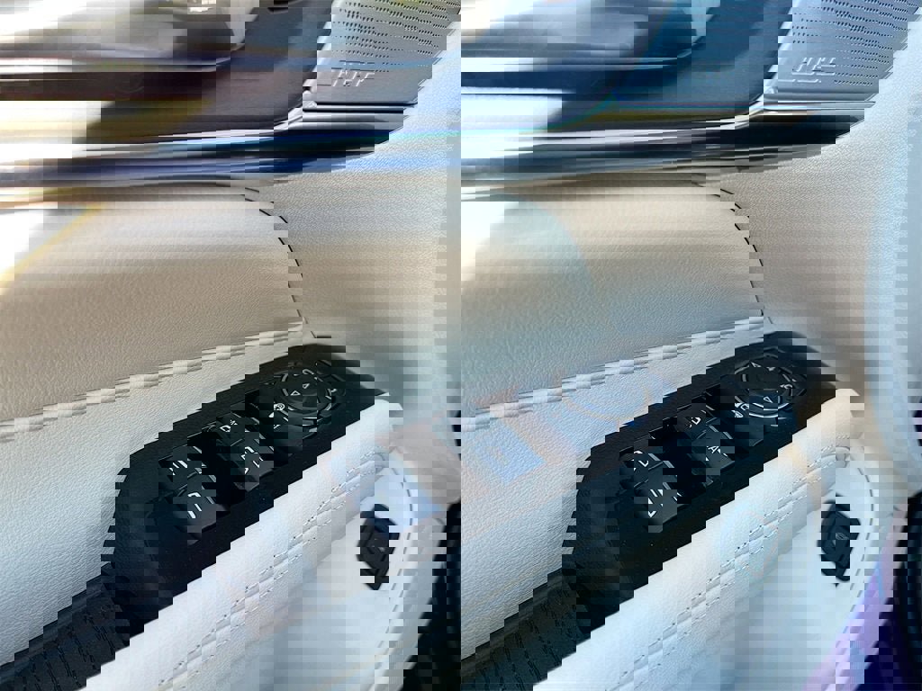 New 2025 Cadillac CT4 Premium Luxury image 18