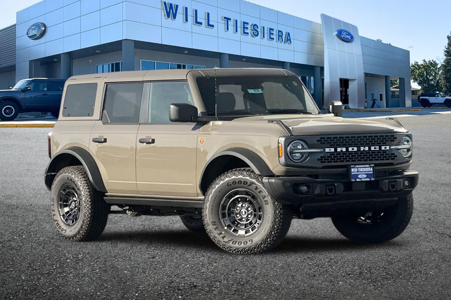 New 2026 Ford Bronco Badlands image 2