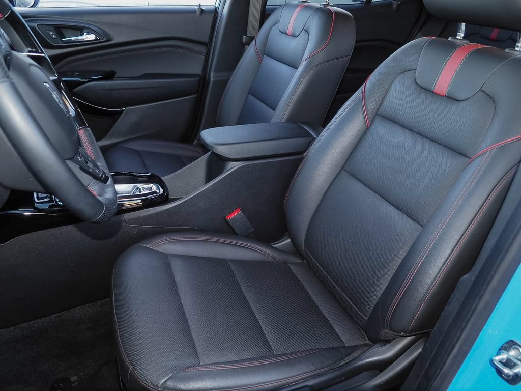 Certified 2024 Chevrolet Trax RS FWD image 32