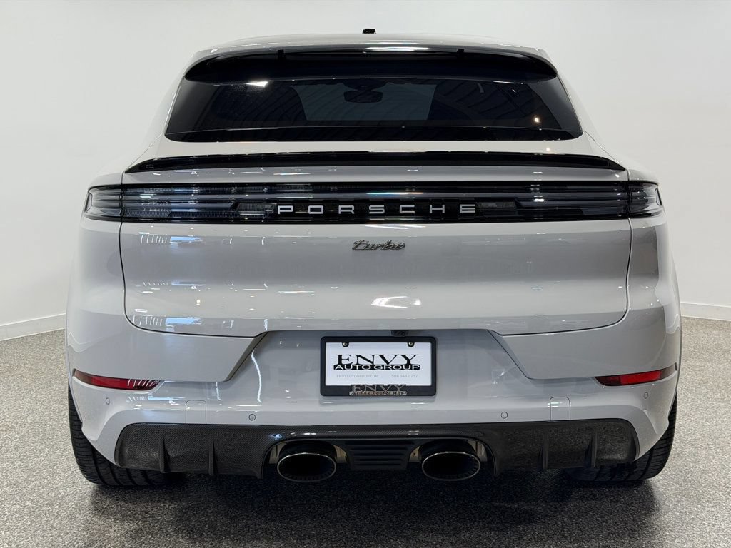 Used 2025 Porsche Cayenne Turbo AWD/4WD image 33