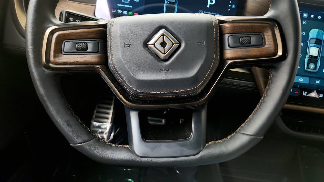 Used 2026 Rivian R1T Premium Tri AWD/4WD image 55