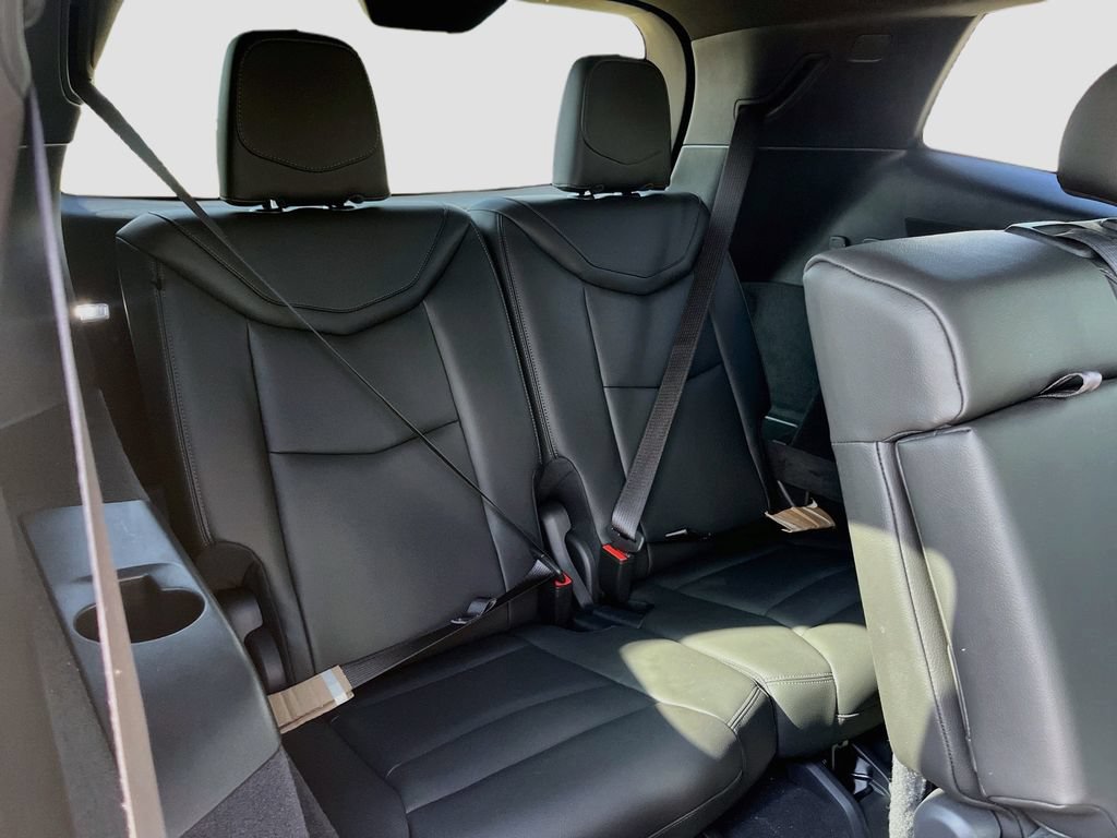 Used 2025 Cadillac XT6 Luxury FWD image 30