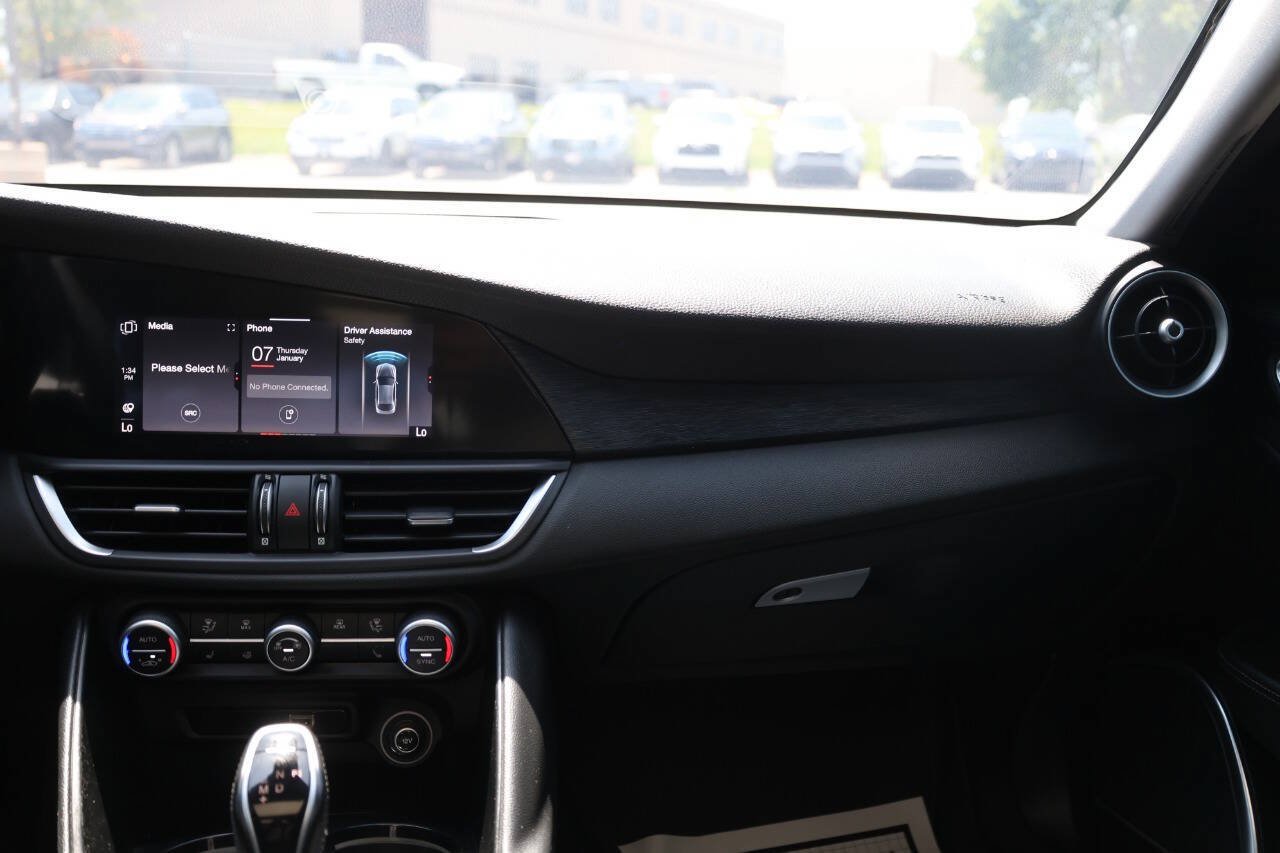 Used 2020 Alfa Romeo Giulia AWD w/ Cold Weather Package image 23