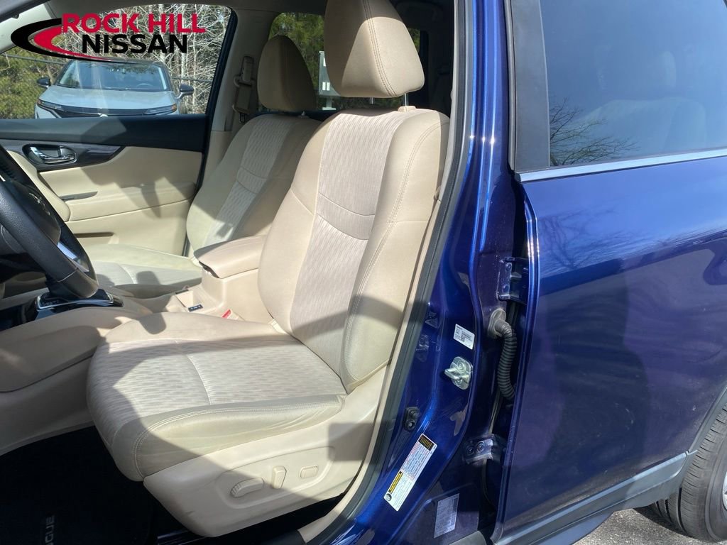 Used 2020 Nissan Rogue SV image 13