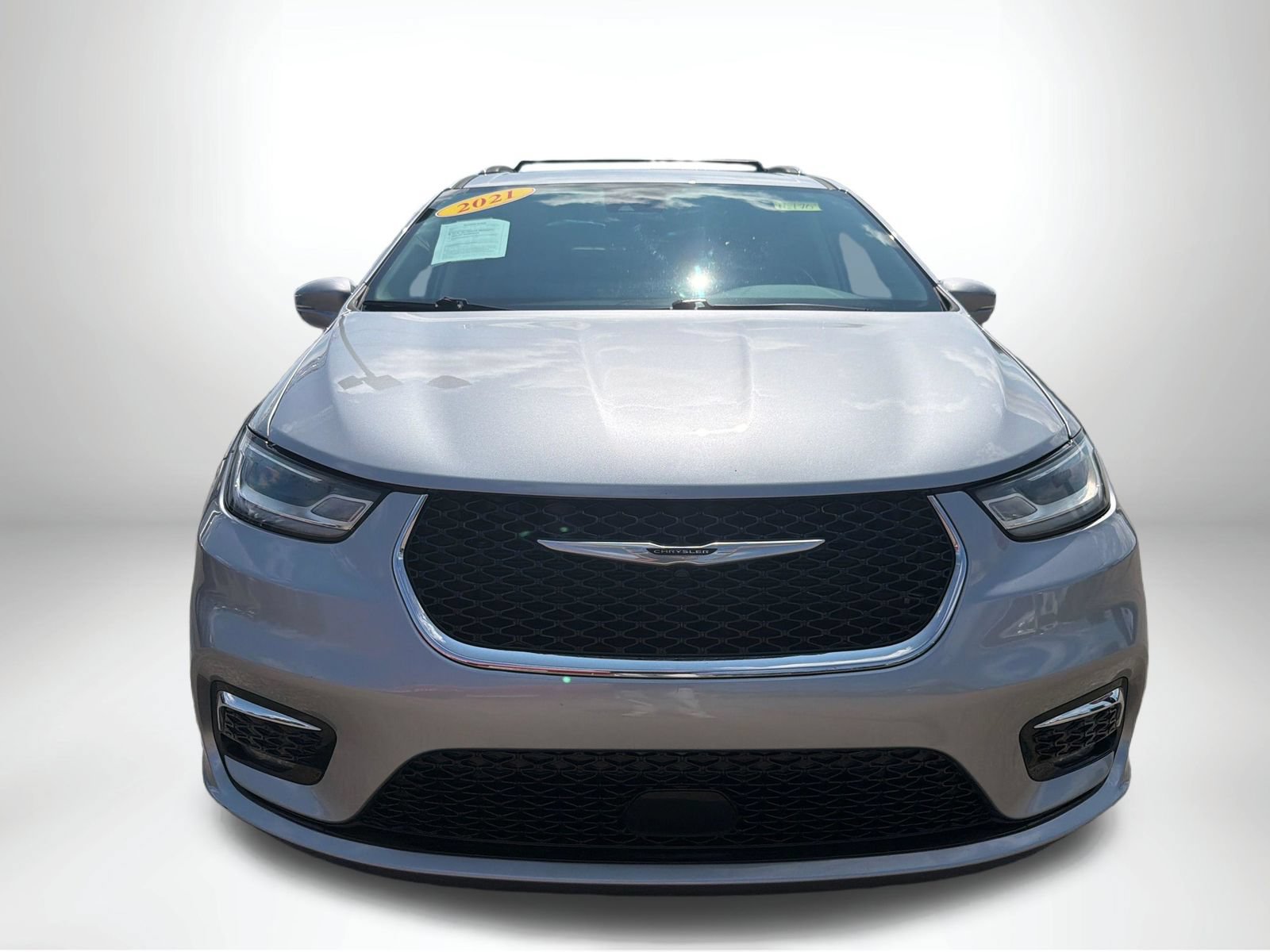 Used 2021 Chrysler Pacifica Touring-L FWD image 10