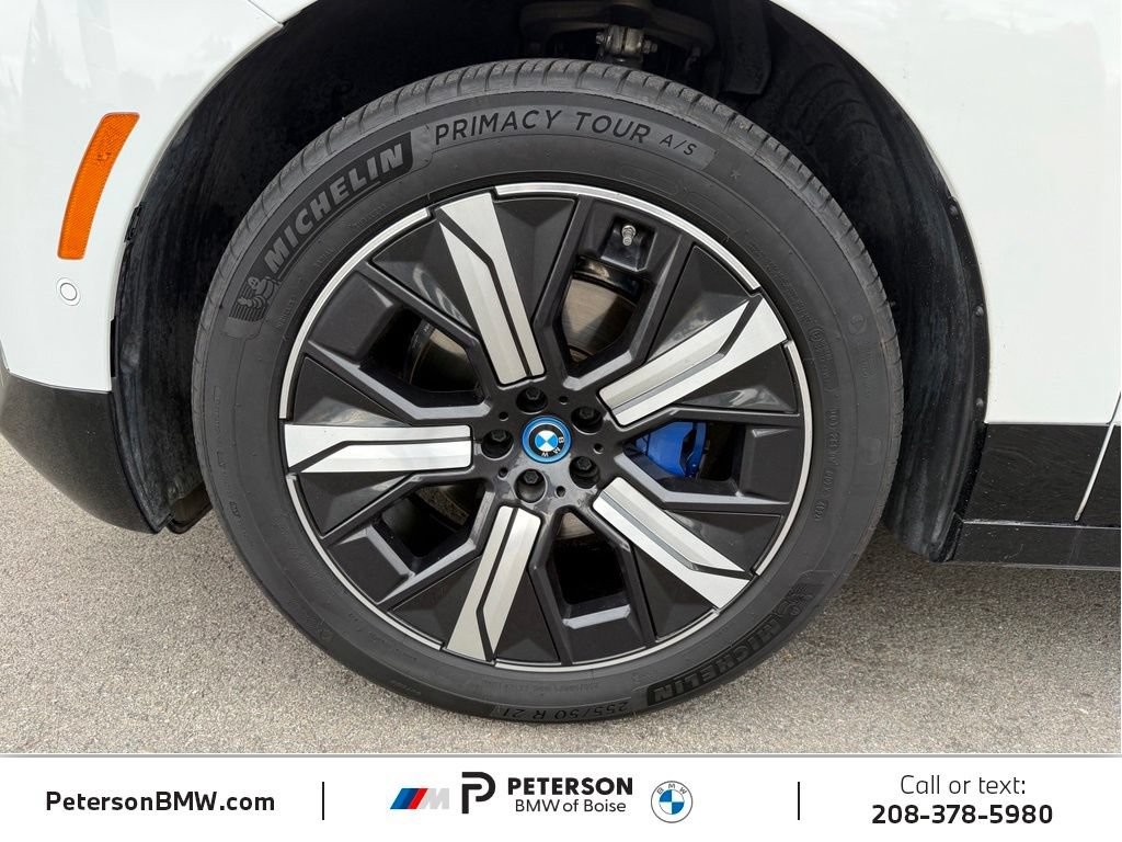 Used 2023 BMW iX xDrive50 w/ Sport Package AWD/4WD image 33