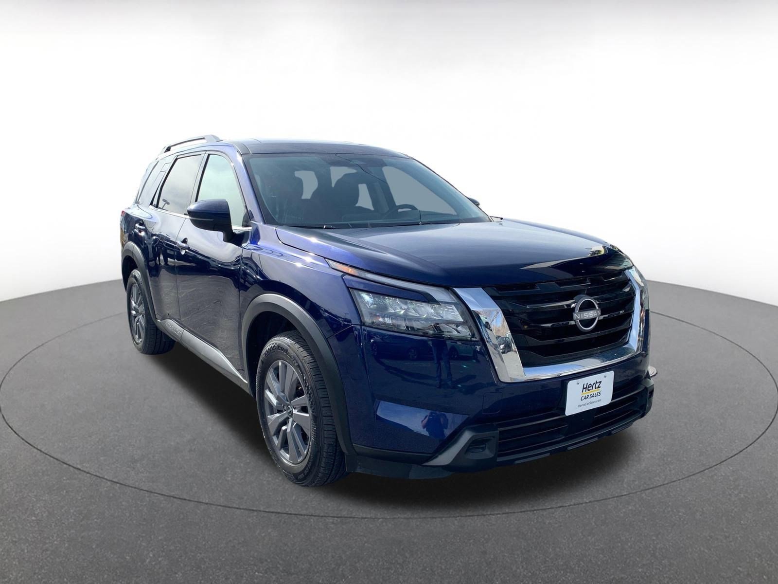 Used 2025 Nissan Pathfinder SV image 1